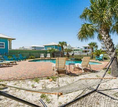 Lyndi Lou Poolside Hammock