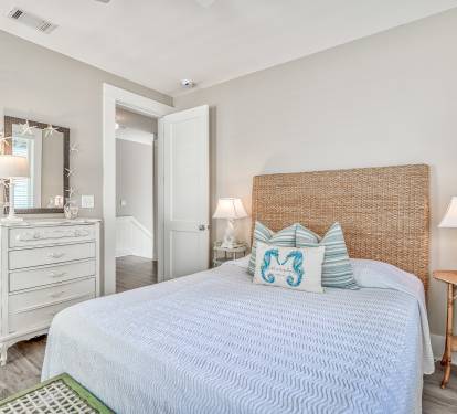 2nd Floor - Queen Guest Suite