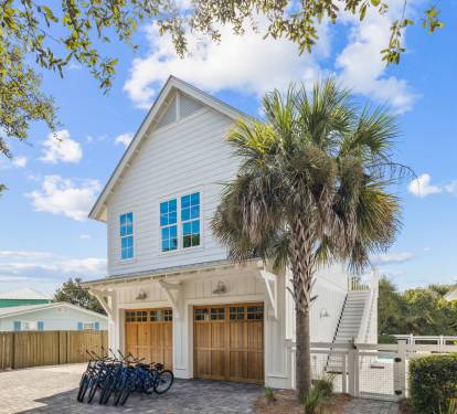 Carriage House Included - Offering Extra Accomodations