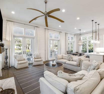 Spacious & Inviting - Perfect for Gathering with Family & Friends!
