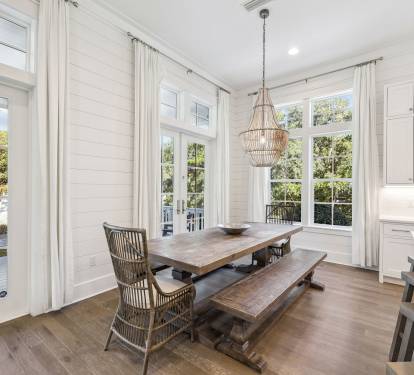 Dining Area - Seating for 8