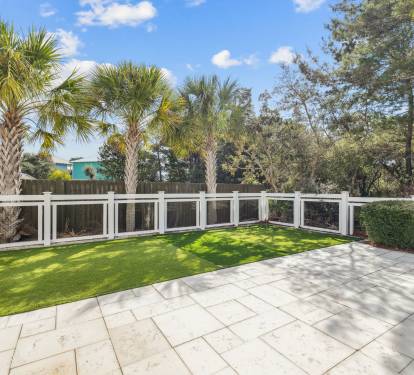 Spacious Green - Perfect for Outdoor Games!