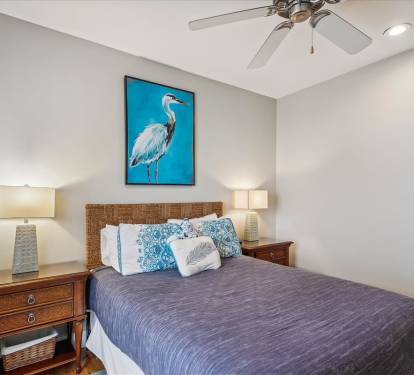 1st Floor Guest Bedroom - Queen Size Bed