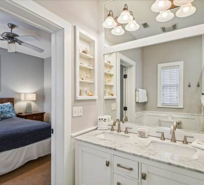 1st Floor Guest Bedroom - En Suite