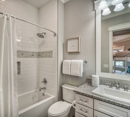 Bunk Room En-Suite - Single Vanity & Shower/Tub Combo
