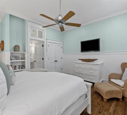 Primary King Suite - Private Screened-In Porch Access & Flat-Screen TV