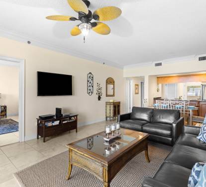Cozy Living Area - Perfect for Movie Nights or Gathering!