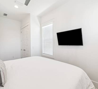 King Guest Suite - Equipped with a Flat-Screen TV