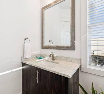 Primary King En-Suite - Dual Vanities