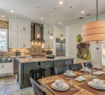 Dining Area - Seating for Eight