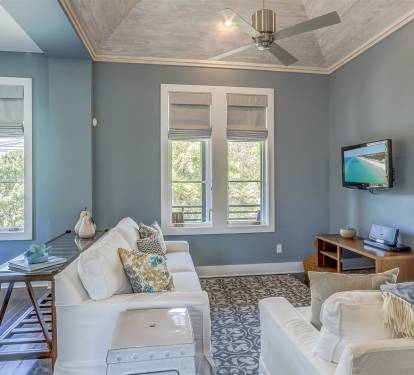 Living Area - Offering Ample Seating & a Flat-Screen TV