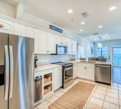 Kitchen - Supplied with Stainless Steel Appliances