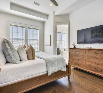3rd Floor Primary Suite - Private En Suite