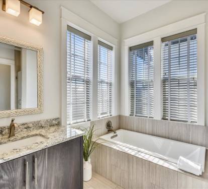 3rd Floor Primary En Suite - Separate Soaking Tub & Dual Vanities