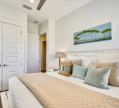 3rd Floor Guest Bedroom - King Size Bed