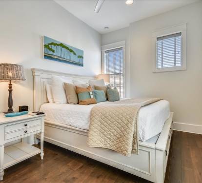 3rd Floor Guest Bedroom - King Size Bed