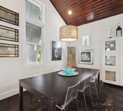 Dining Area with Seating for 6