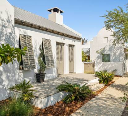 Book Your Next 30A Escape at 'Somerset Cottage' Today!