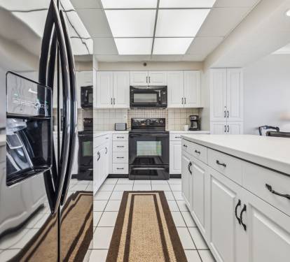 Fully Equipped Kitchen with All of Your Cooking Needs!