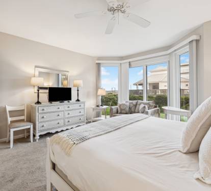 Primary King Suite - Equipped with a Flat-Screen TV