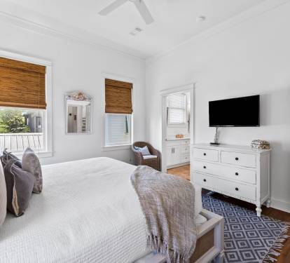 Second Floor ?Primary Suite with King Size Bed