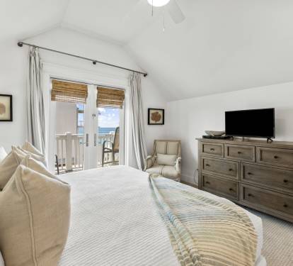 Third Floor ?Primary Suite with King Size Bed