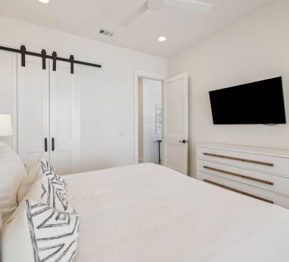 Rear King Guest Suite - Equipped with a Flat-Screen TV
