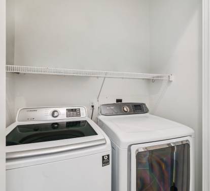 Full-Size Washer & Dryer On the 1st Floor