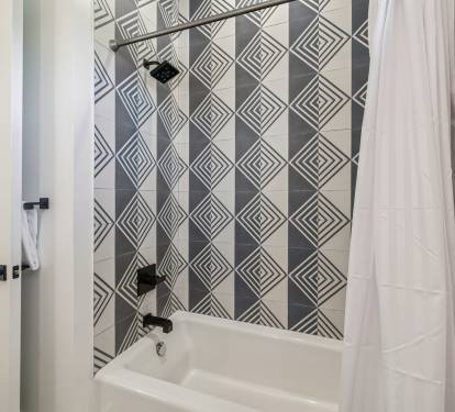 Front Shared Guest Bathroom - Shower/Tub Combo