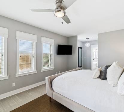 Equipped with a Flat-Screen TV & Spacious En-Suite
