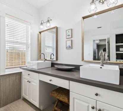 Primary King En-Suite - Dual Vanities