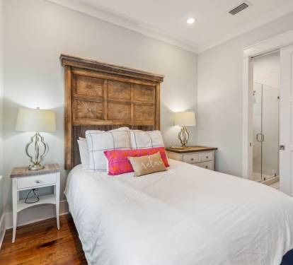1st Floor - Queen Guest Suite