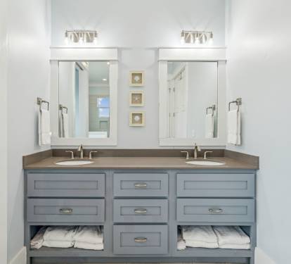 Primary King En-Suite - Dual Vanities