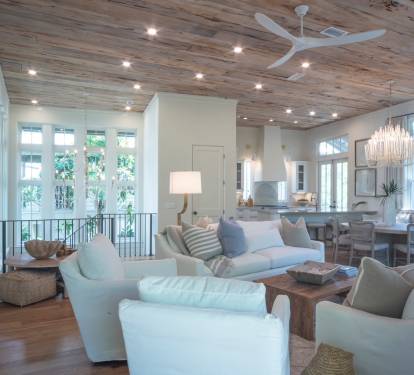 Expansive Living Area with Ample Seating