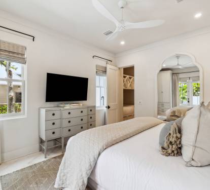 Primary King Suite - Flat-Screen TV & Bunk Nook for Extra Sleeping Arrangements