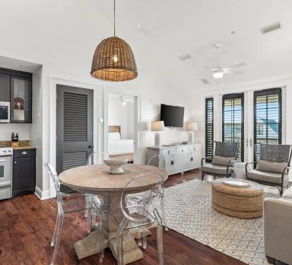 Dining Area with Seating for 4