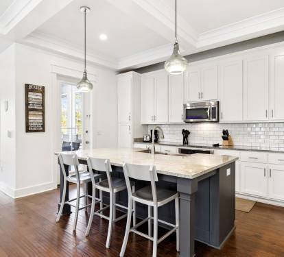 Spacious & Well Appointed Chef's Kitchen