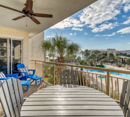 Enjoy Meals on the Balcony