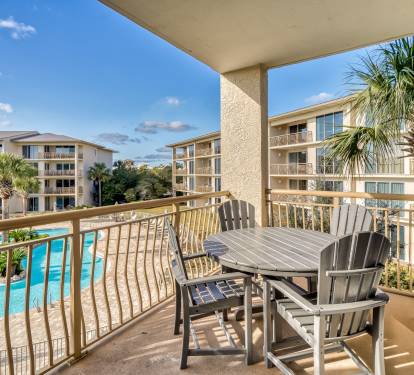 3rd Floor Balcony Overlooking Pool