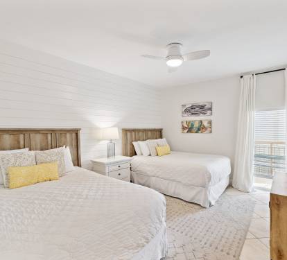 Queen Guest Suite - Equipped with a Flat-Screen TV