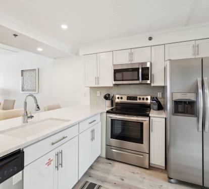Fully Equipped Kitchen with Stainless Steel Appliances