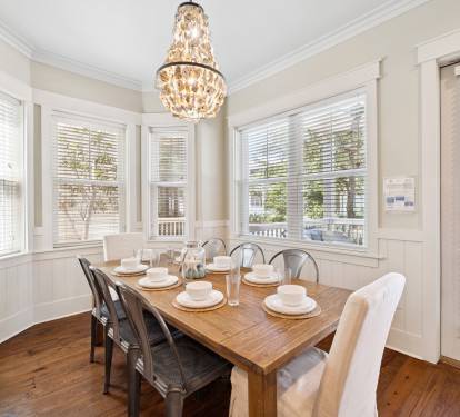 Dining Area with Seating for 8