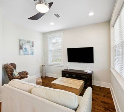 2nd Floor - Living Area with Flat-Screen TV