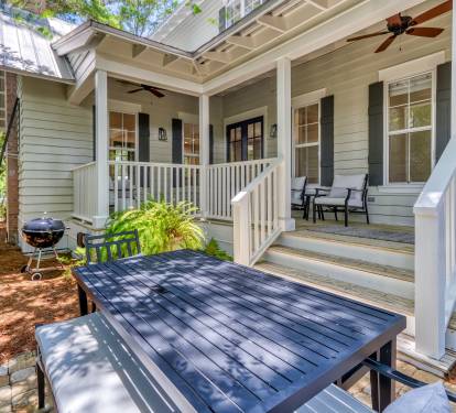 Seating for Everyone in Backyard