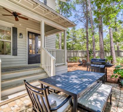 Outdoor Dining with Grill