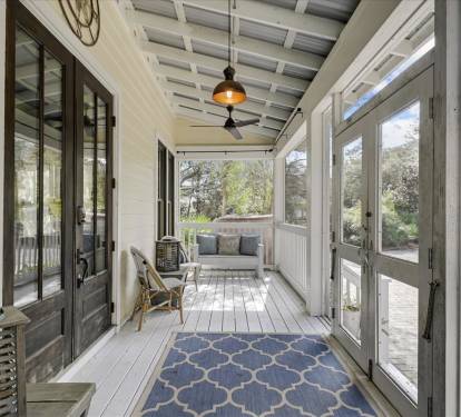 Front Porch - Screened In