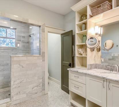 Primary En Suite - Featuring a Large Walk In Shower