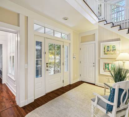 Inviting 1st Floor Entry