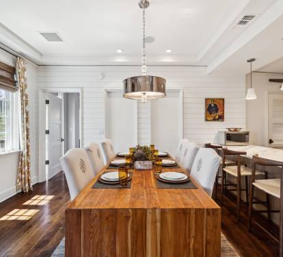 Dining Area - Seating for 6!