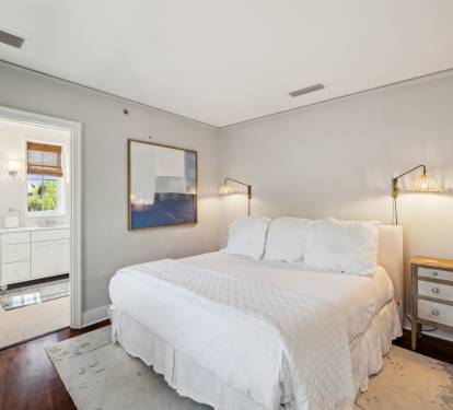 King Guest Suite - Private En-Suite Access